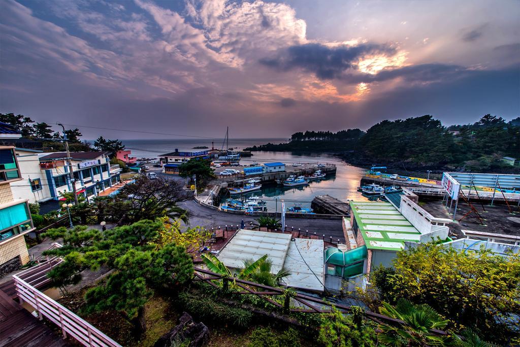 Dongsannara Pension Seogwipo Exterior foto